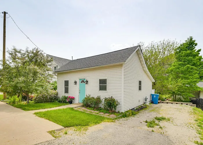 Mississippi River Retreat W/ Views: Walk To Water * Port Byron